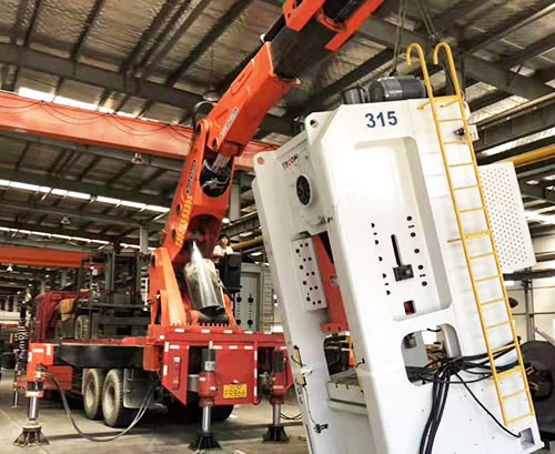 永修县提升工作效率，选择优质折臂吊租赁服务