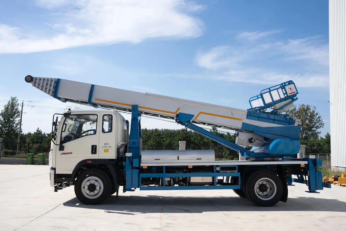 永修县云梯上料车租赁费用