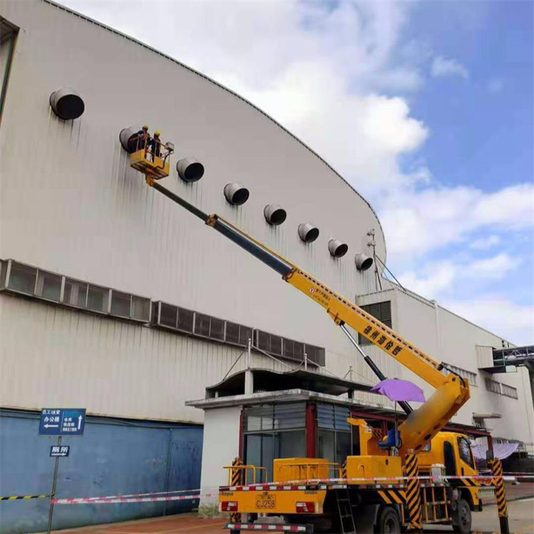 永修县高空作业车出租服务：专业广告牌安装解决方案