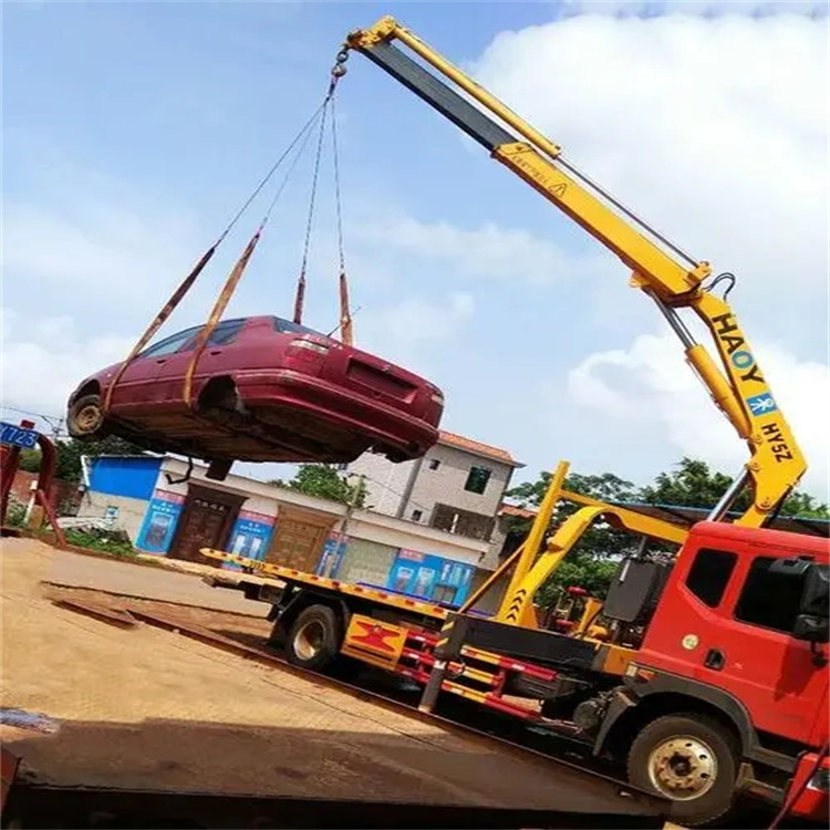 永修县吊车吊汽车的正确方法